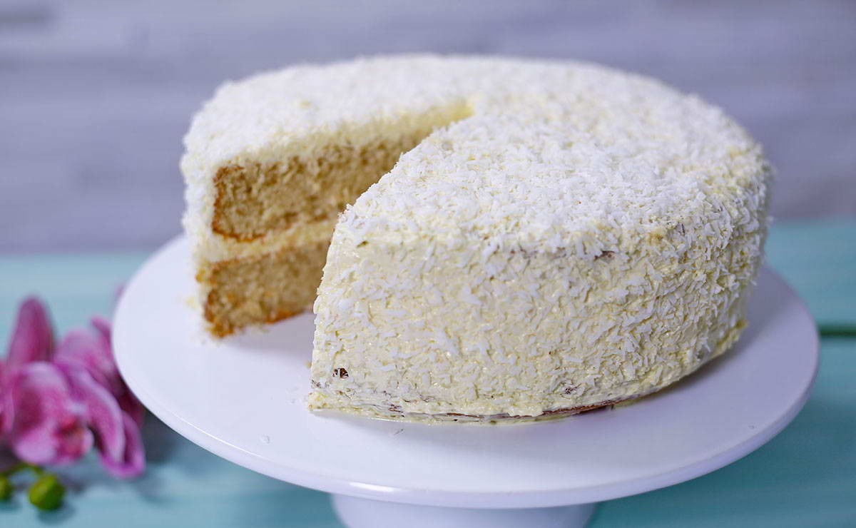 بالفيديو : طريقة عمل كيكة جوز الهند 