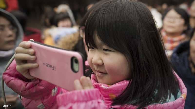 متى تشتري هاتفا لأطفالك؟ خبير نفسي يحدد العمر