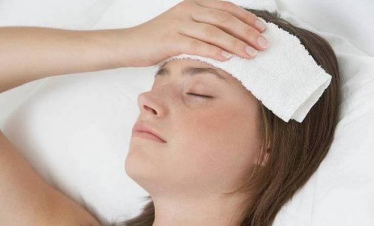 هل تنخفض الحرارة عند تغطية الجسم ببطانية؟