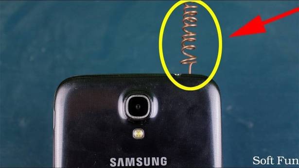 شاهد  : مالذي سيحدث عند إضافة سلك نحاس بهذا الشكل إلى هاتفك ! لن تصدق