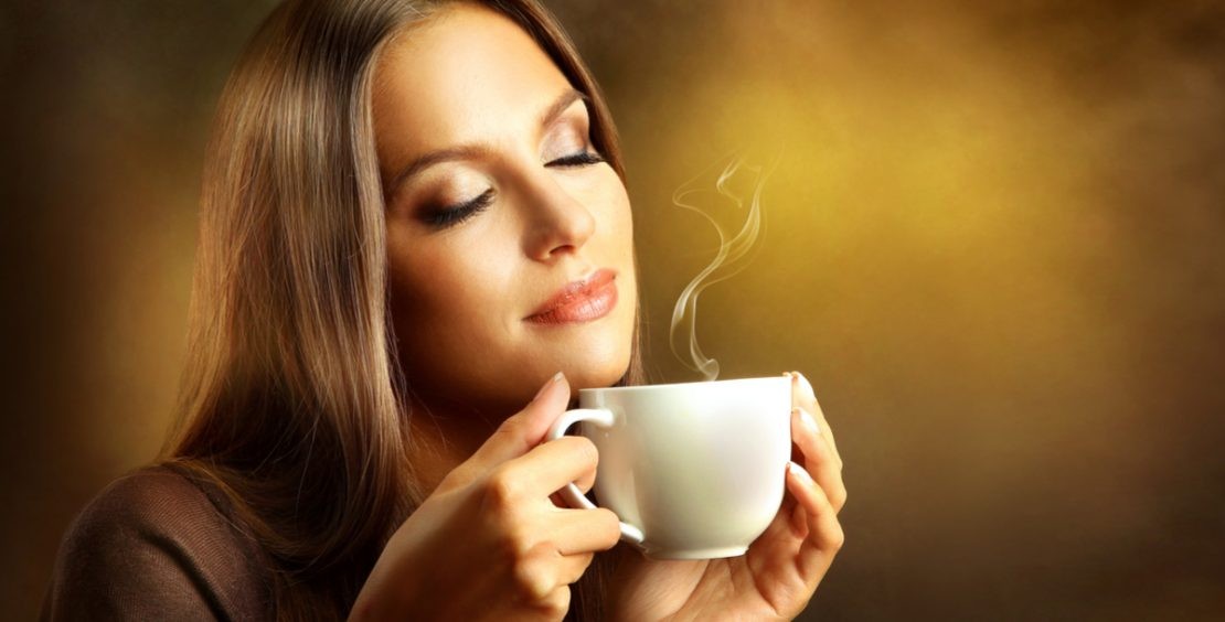 مع هذه الإضافات البسيطة.. ستجعلين لقهوتكِ مذاقاً لا يُنسى!