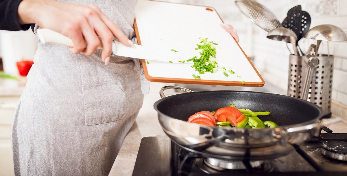 طرق بسيطة تخفف عنك عناء إعداد وجبة