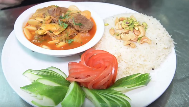 بالفيديو : طريقة تحضير طبق الفاصولياء مع اللحم