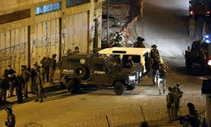 عدوان إسرائيلي على الخليل.. اعتقالات واسعة وحصار مشدد وإخلاء عشرات المنازل